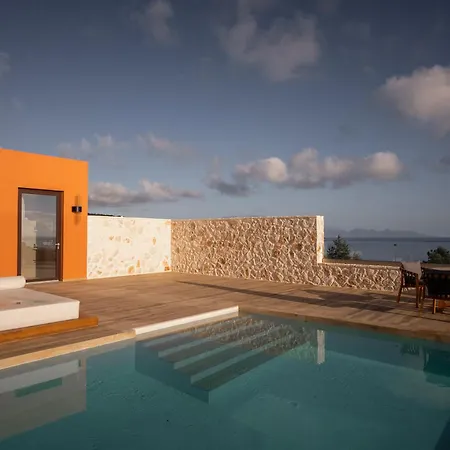 White Springs Retreat Villa Orthoniaí